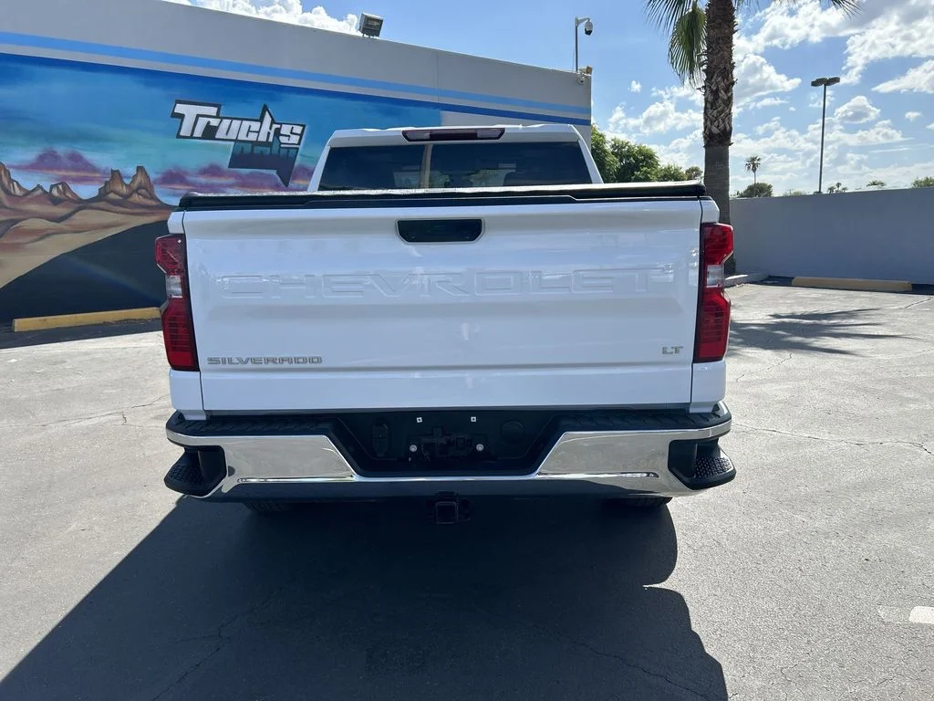 Used 2024 White Chevrolet LT image 27