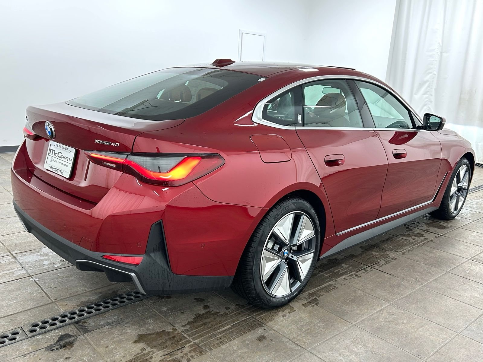 New 2026 Vegas Red Metallic BMW xDrive40 image 7