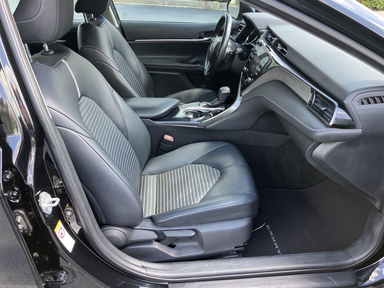 Used 2019 Black (Midnight Black Metallic) Toyota SE image 31