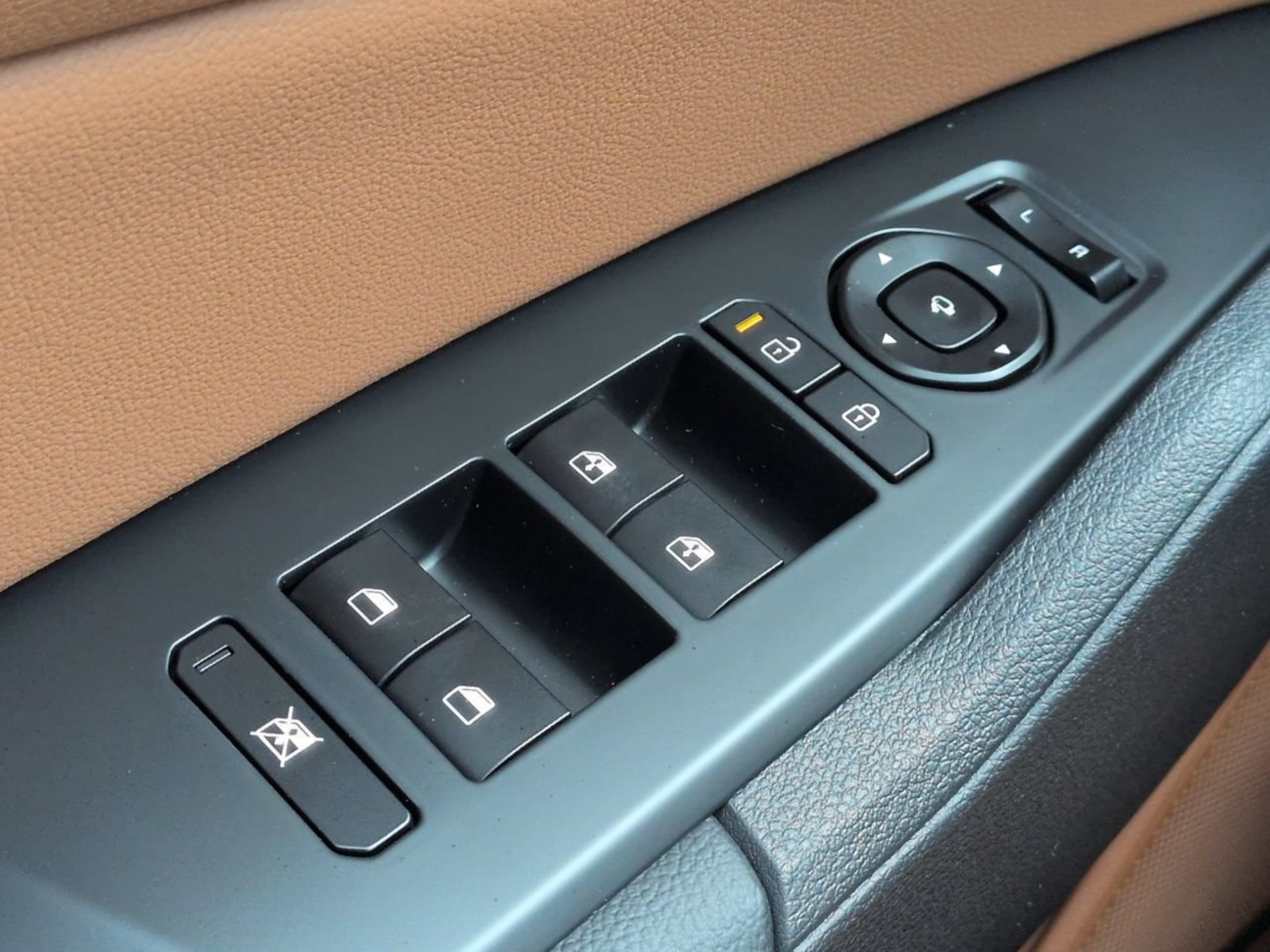 New 2026 Wolf Gray Kia X-Line image 25