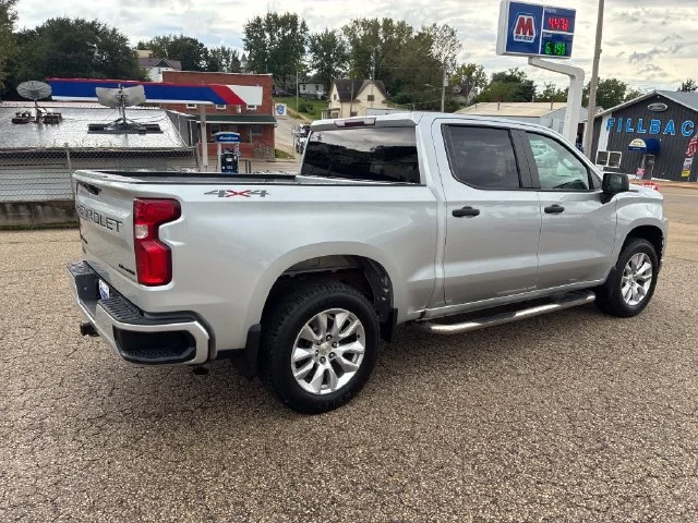 Used 2021 SILVER ICE METALLIC Chevrolet Custom image 8