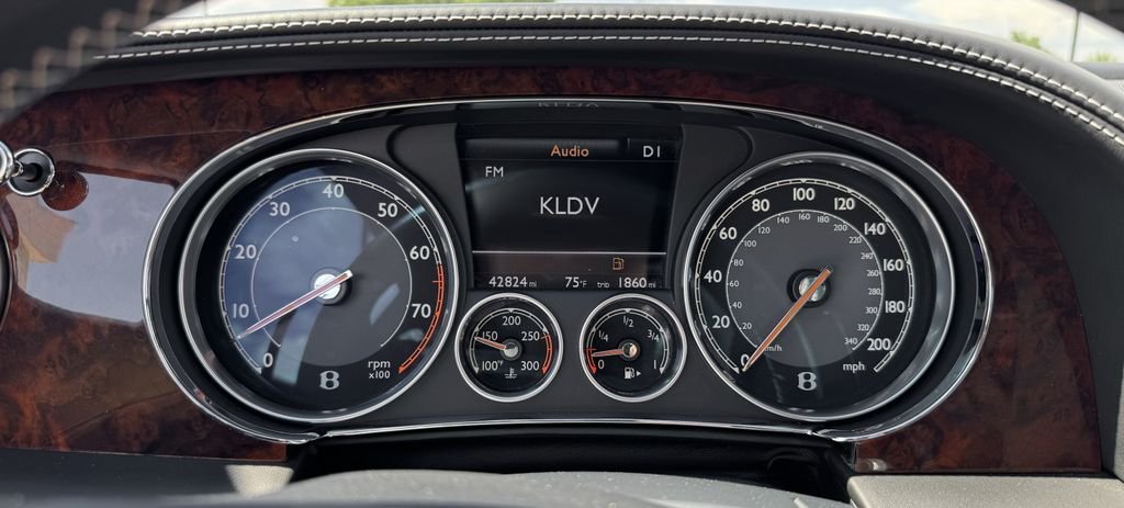 Used 2012 Black Bentley Base image 20