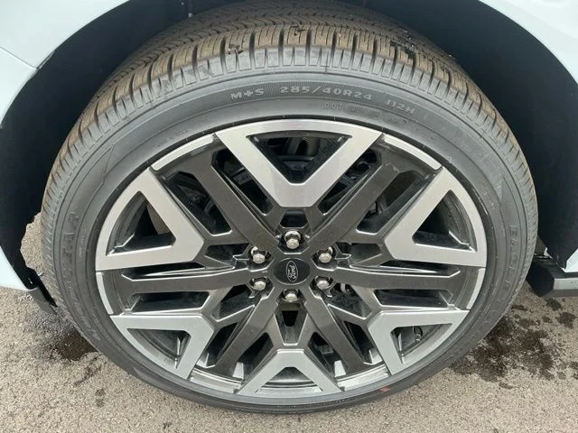 New 2026 Space Silver Metallic Ford MAX Platinum® image 18