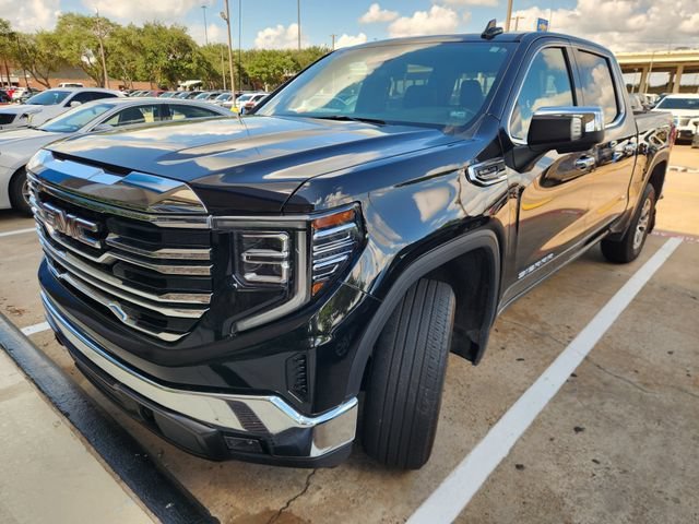 Used 2025 Onyx Black GMC SLT image 3