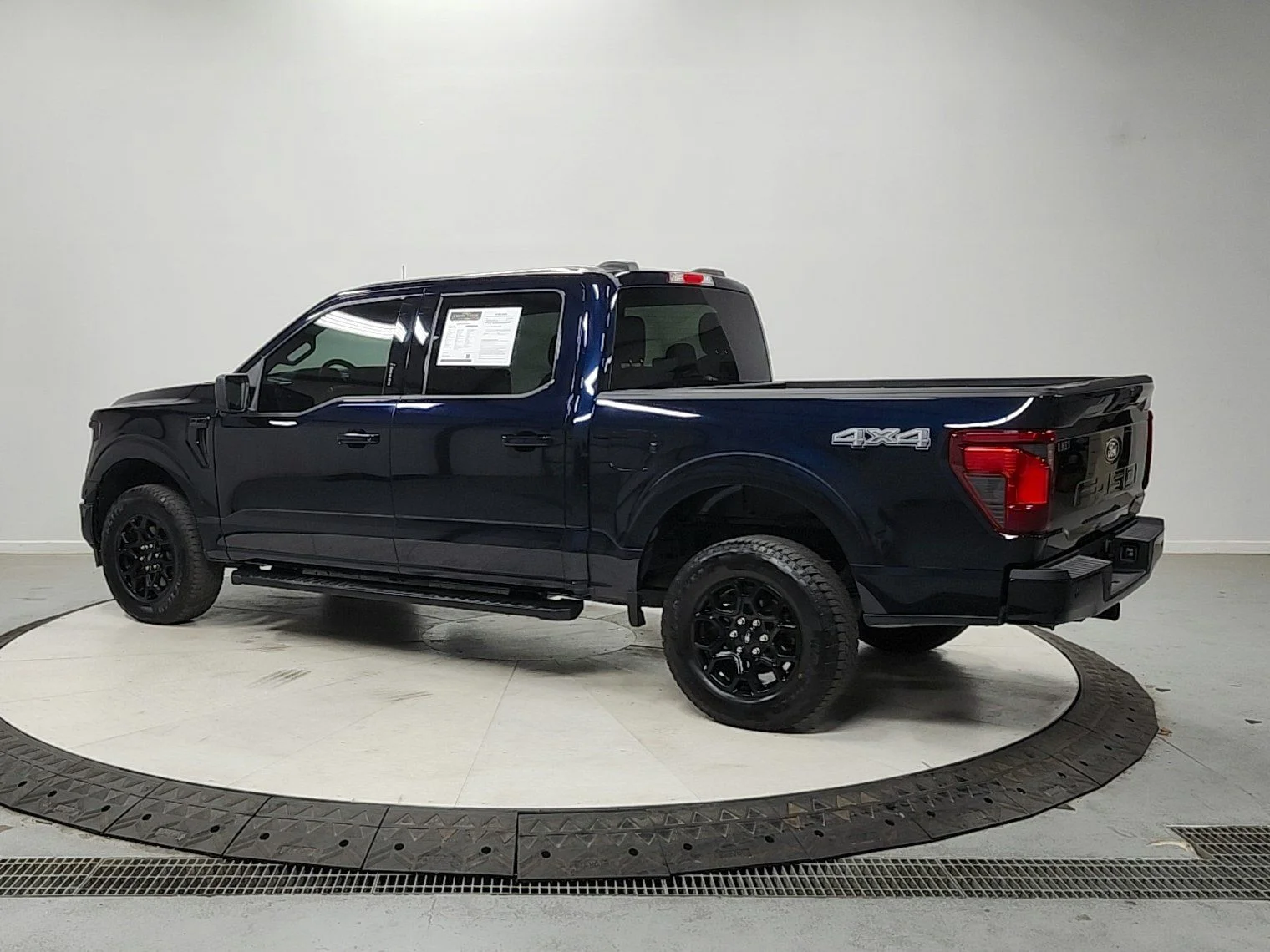 Used 2024  Ford XLT image 5