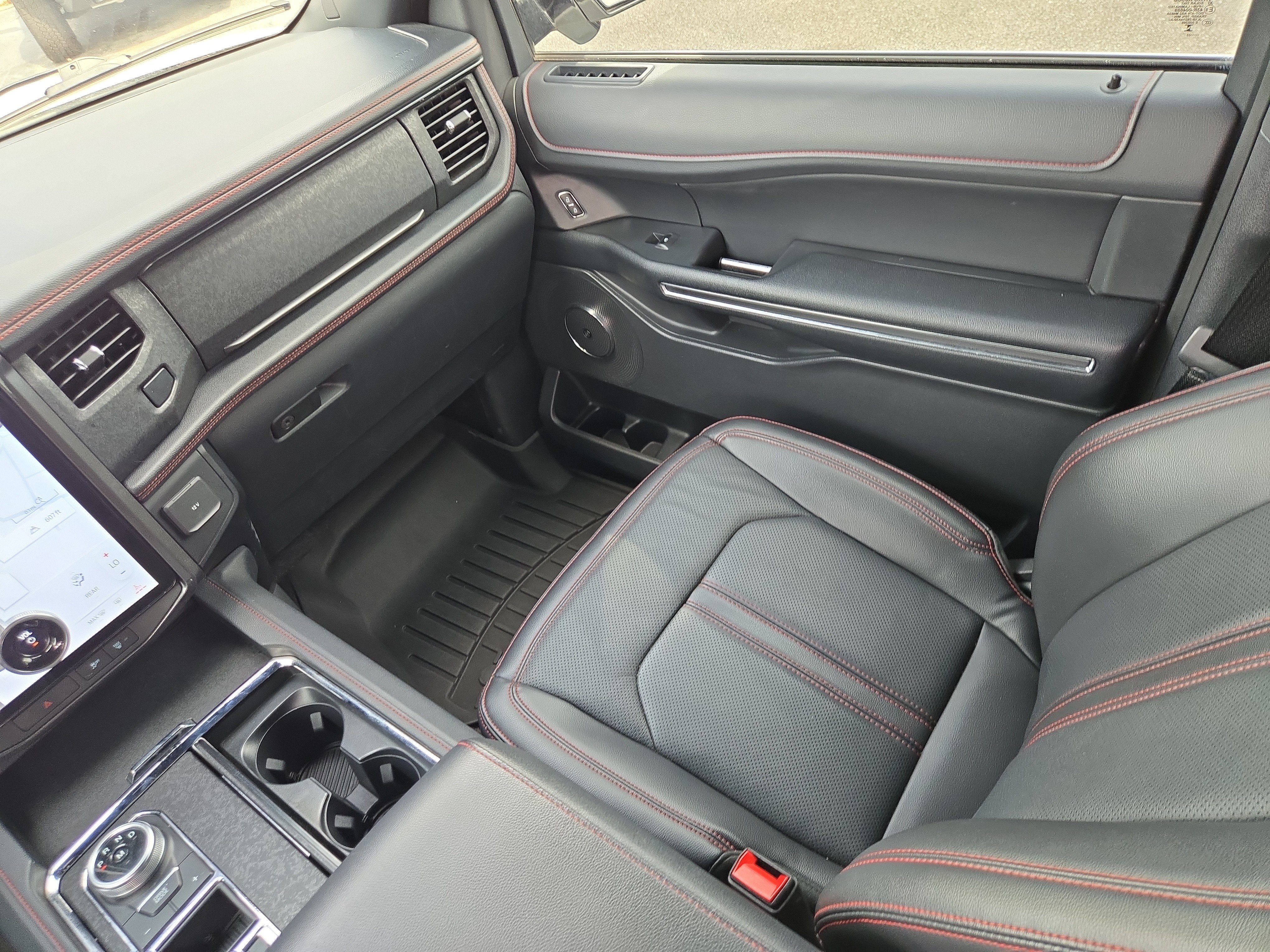 Used 2023 White Ford Limited image 16