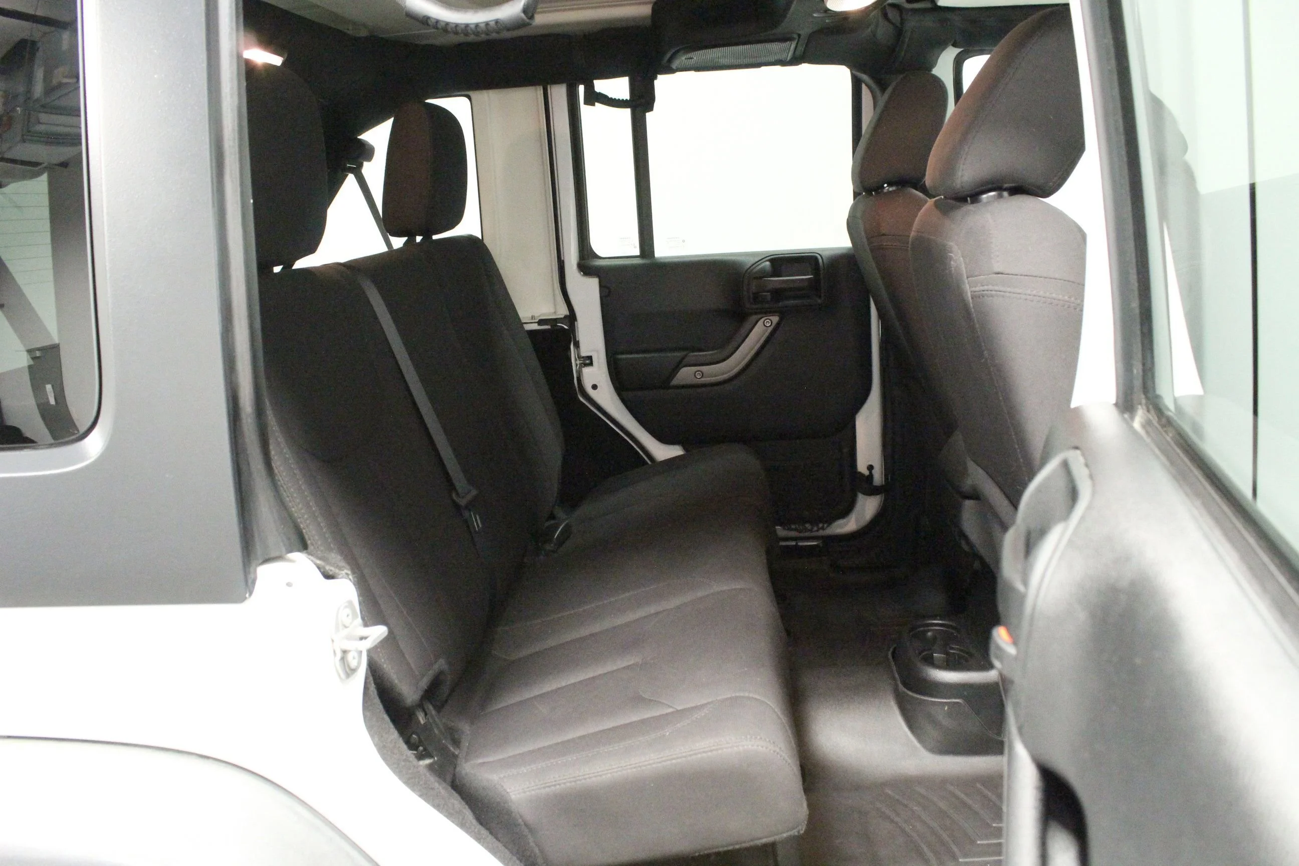 Used 2018 Bright White Clearcoat Jeep Sport image 17