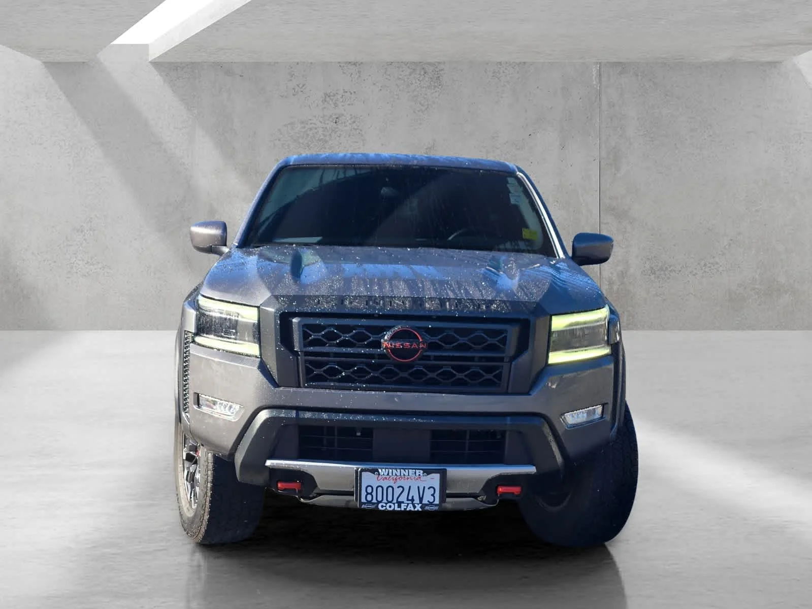 Used 2023  Nissan PRO-4X image 2
