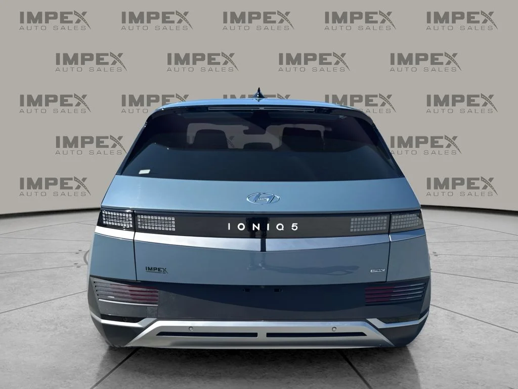 Used 2023 Blue Hyundai SE image 4