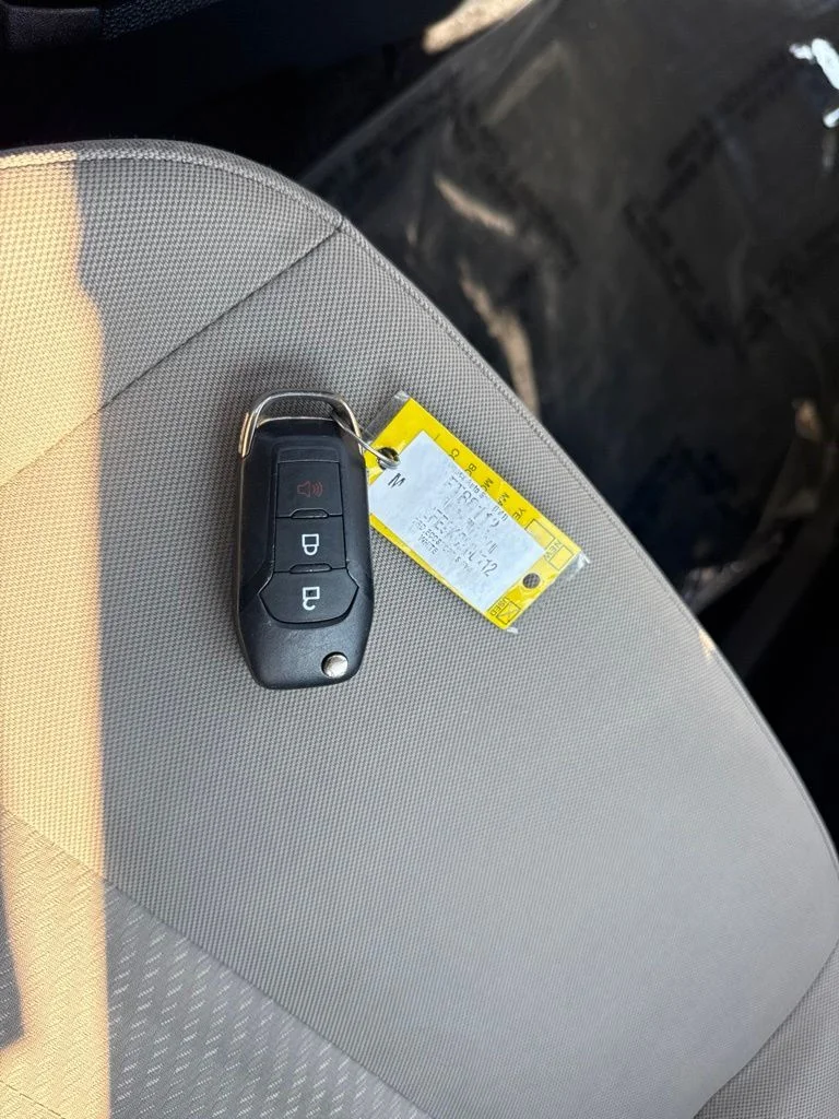 Used 2019 White Ford S image 25