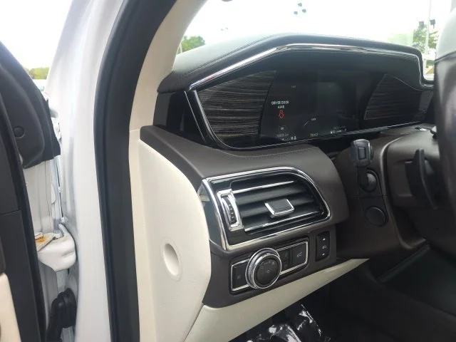 Used 2021 White Lincoln Black Label image 19