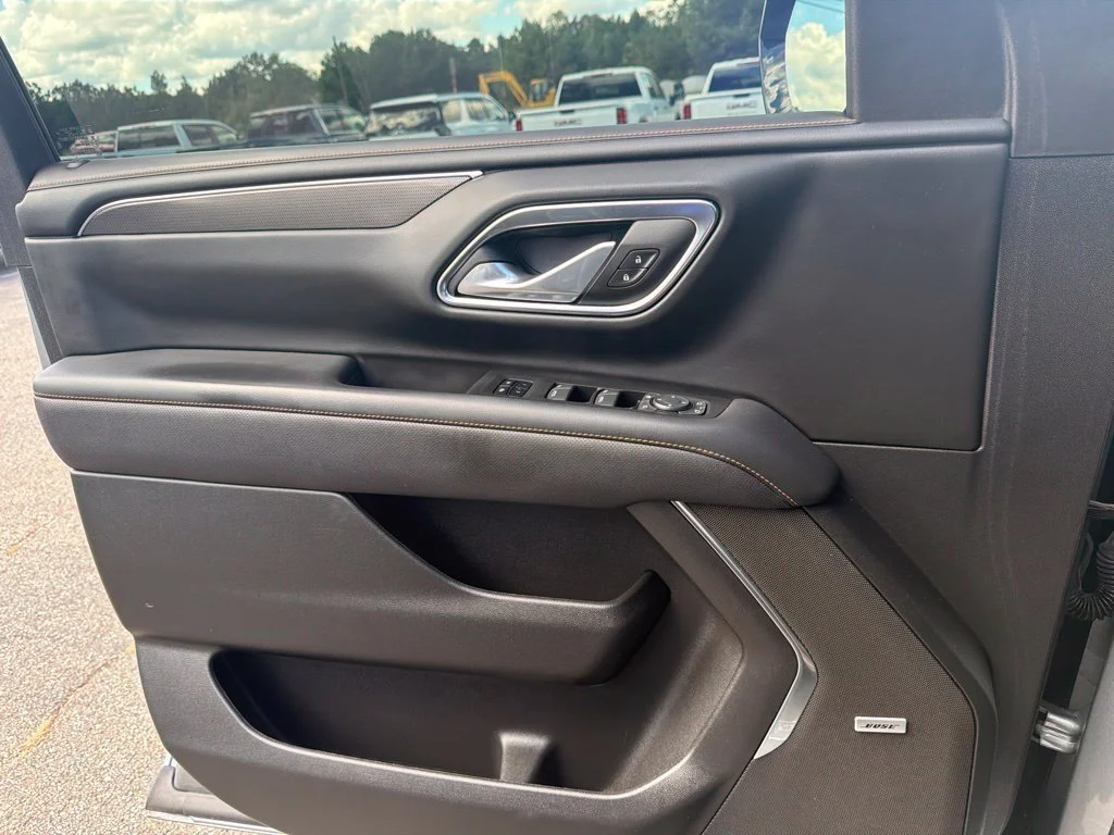 Used 2024 Sterling Metallic GMC AT4 image 9