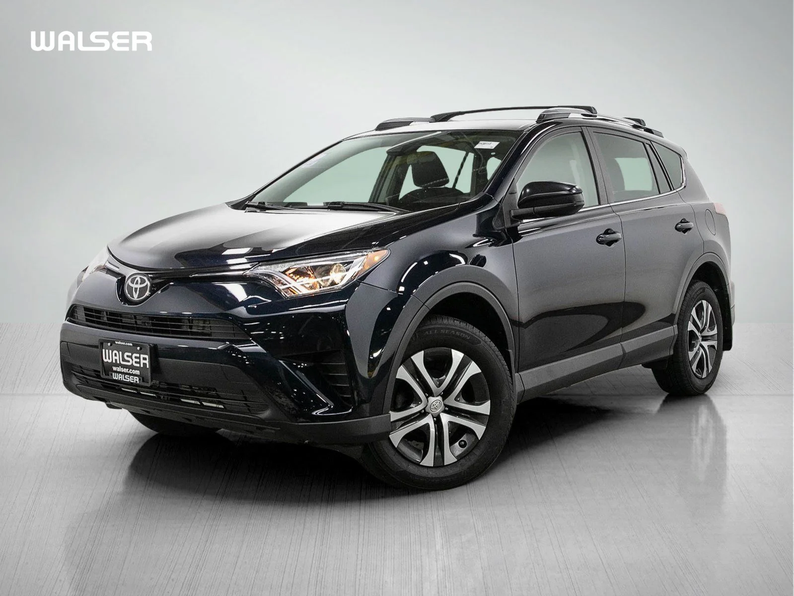 Used 2017  Toyota 4D WAGON LE 4WD image 1