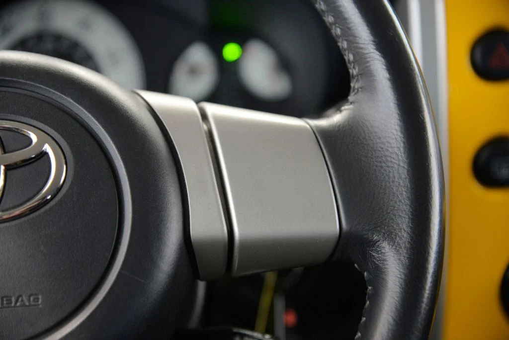 Used 2007 White Toyota Base image 21