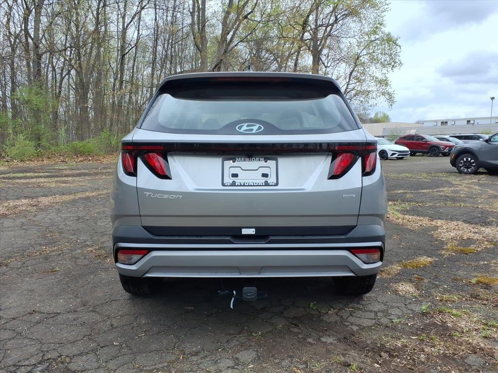 New 2026 Shimmering Silver Metallic Hyundai SE AWD image 6