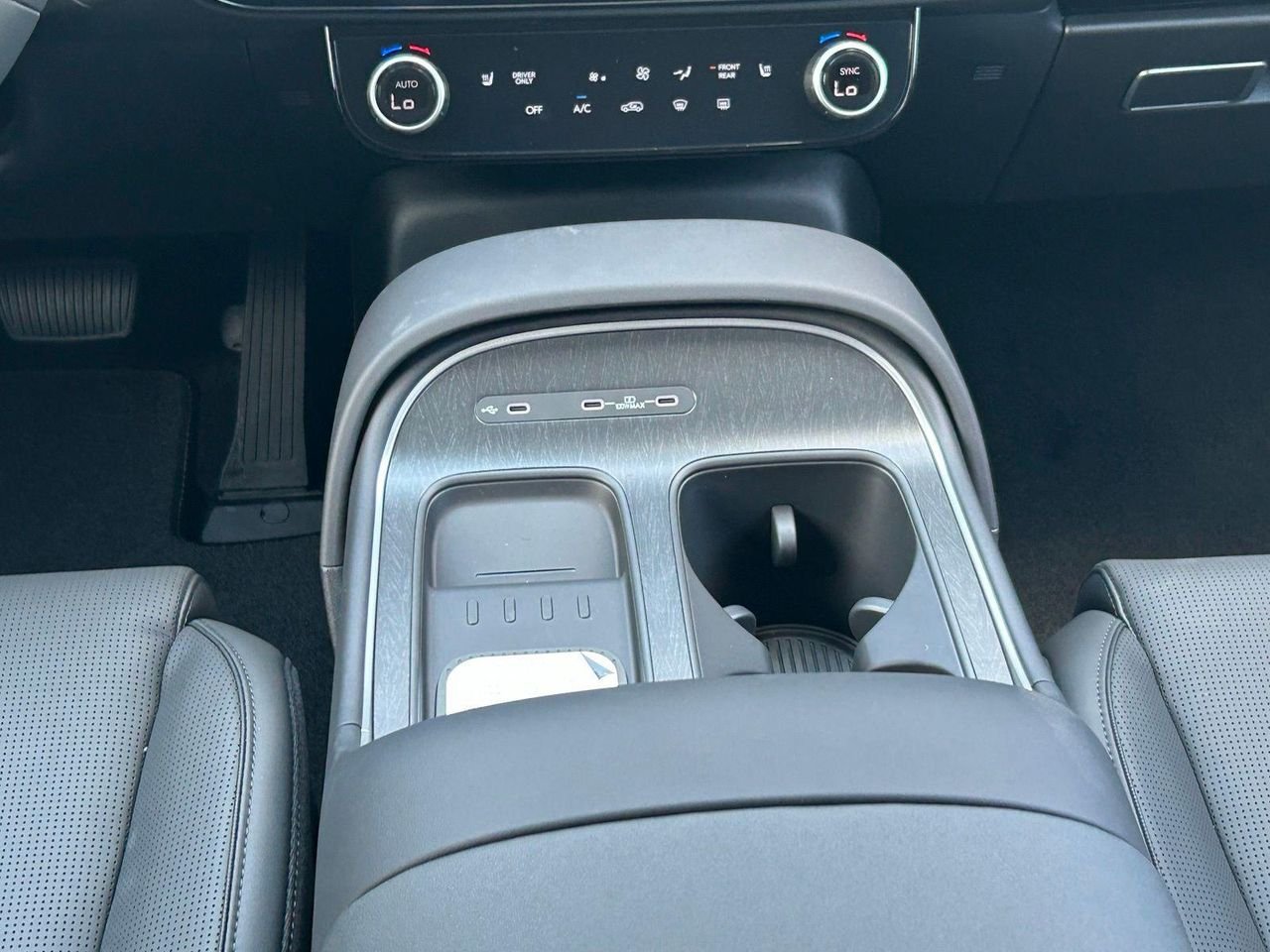 New 2026 White Hyundai Blue SEL 7P image 17