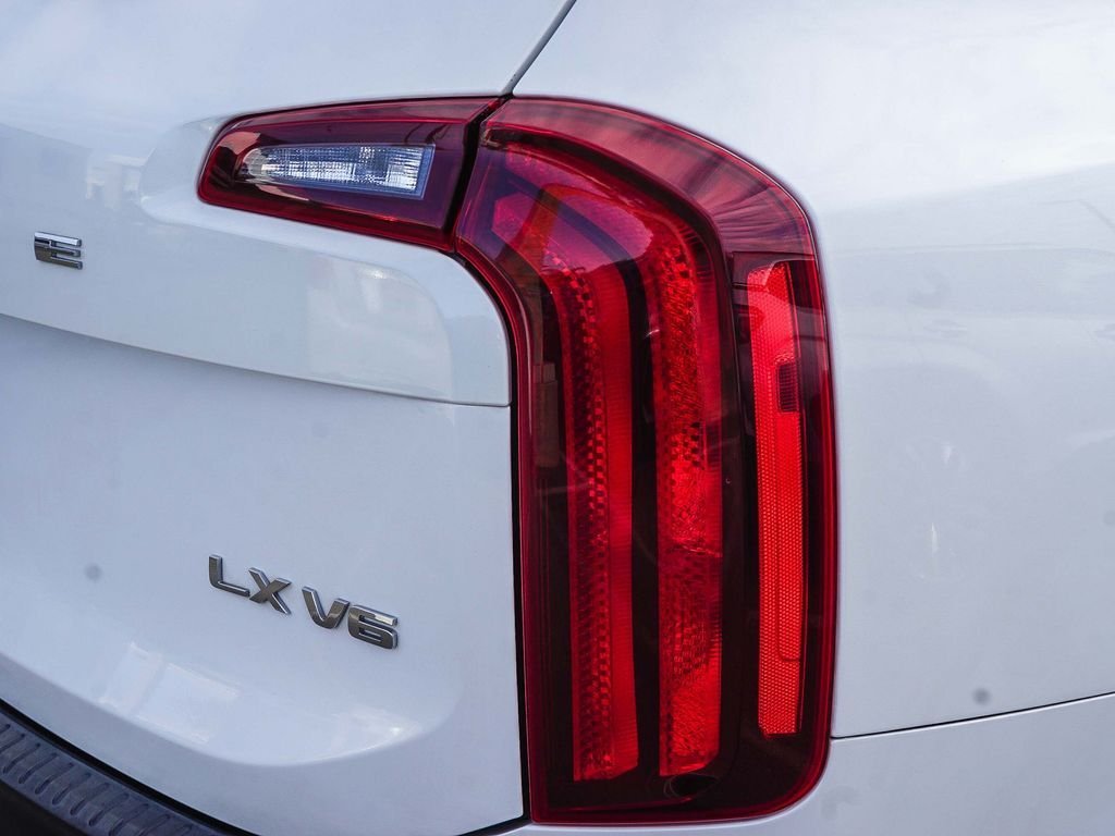 Used 2020 White Kia LX image 7