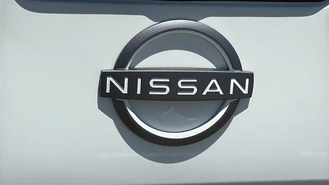 New 2026 Glacier White Nissan Crew Cab SV image 28