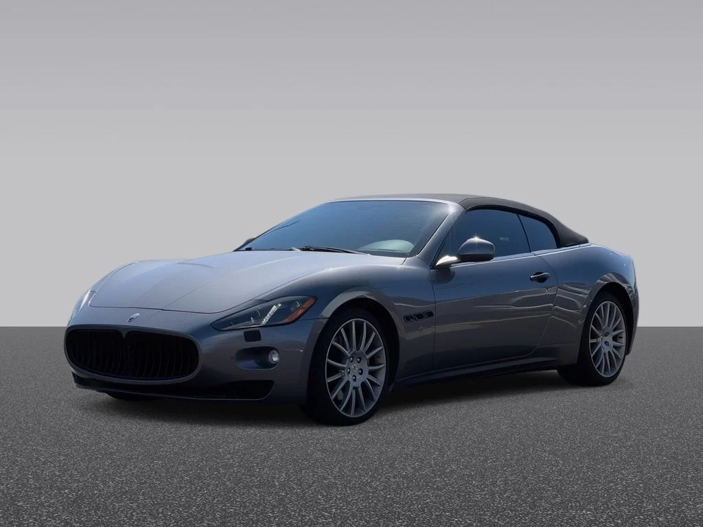 Used 2014  Maserati Base image 2