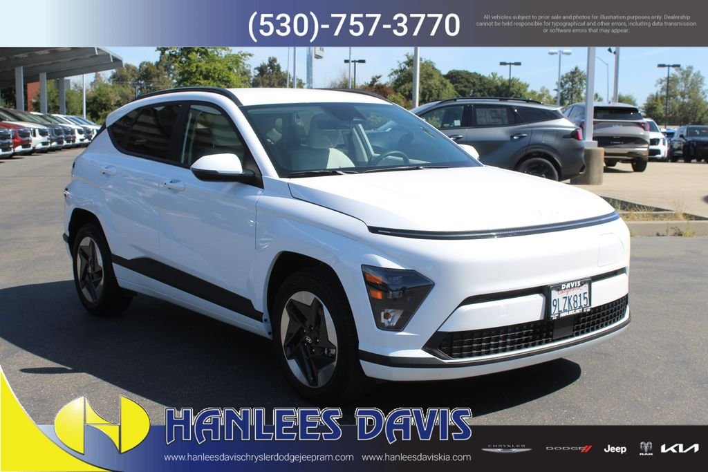 Used 2024 White Hyundai SEL image 5