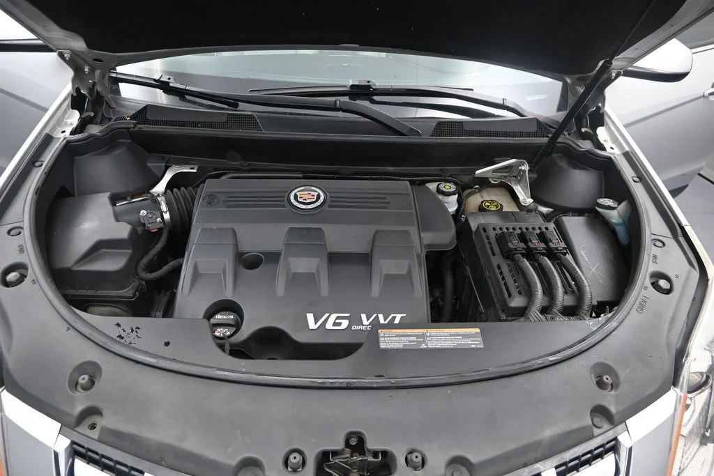 Used 2015 Radiant Silver Metallic Cadillac Performance image 11