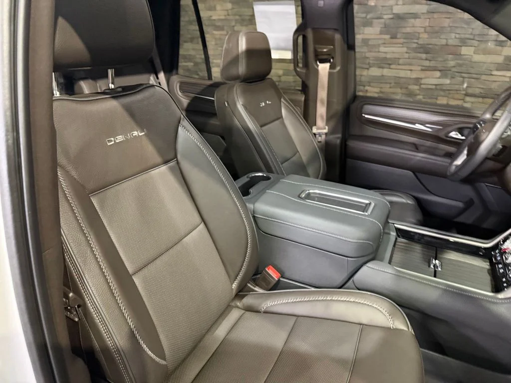 Used 2024 White Frost GMC Denali image 32