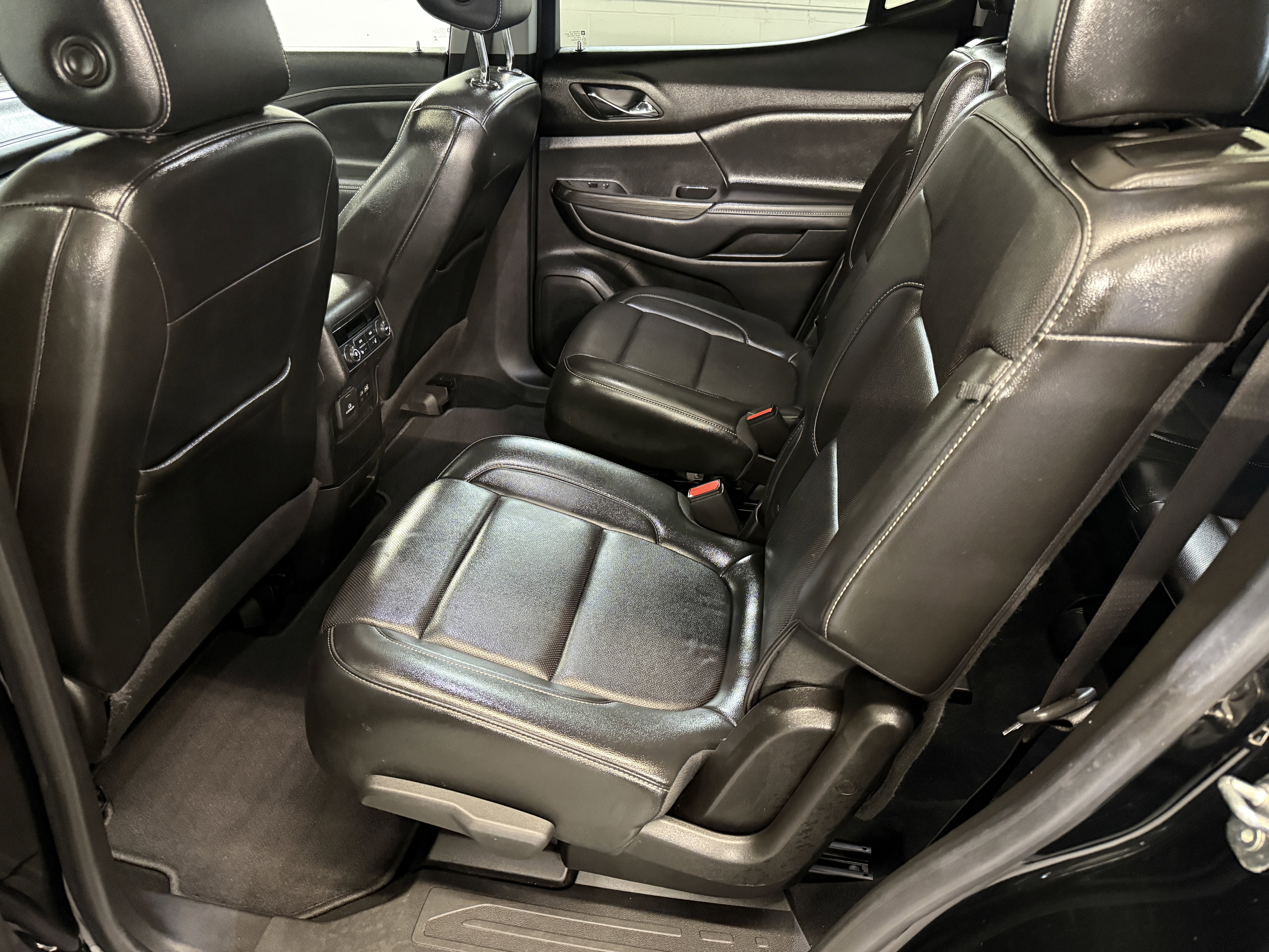 Used 2021 Ebony Twilight Metallic GMC SLT image 19