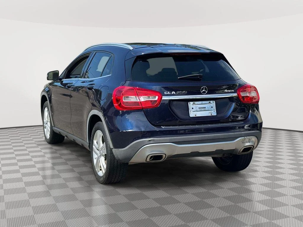 Used 2018 Cavansite Blue Metallic Mercedes-Benz 4MATIC® image 6