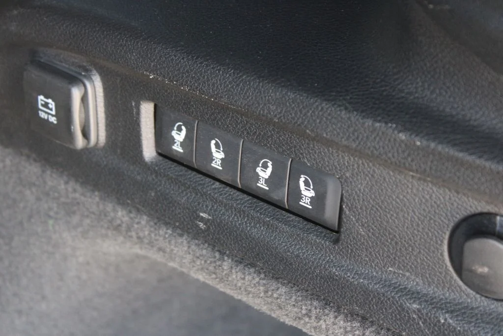 Used 2021 Silver Jeep Overland image 10