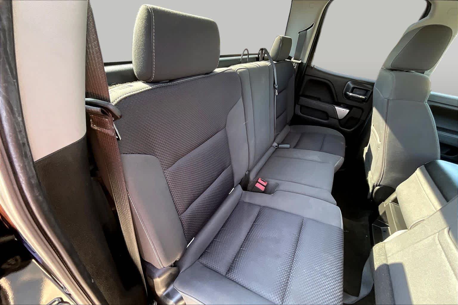 Used 2018 Black Chevrolet LT image 19