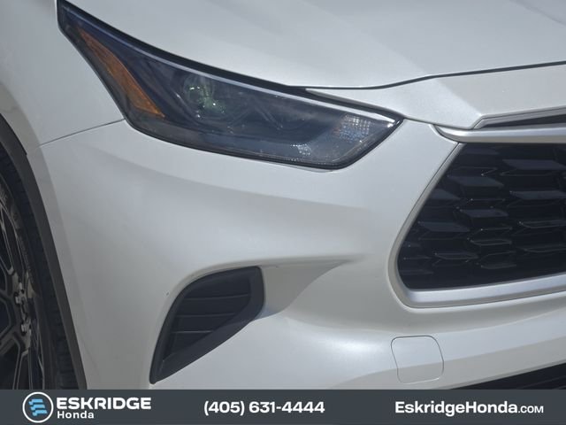 Used 2022 Beige Toyota L image 9