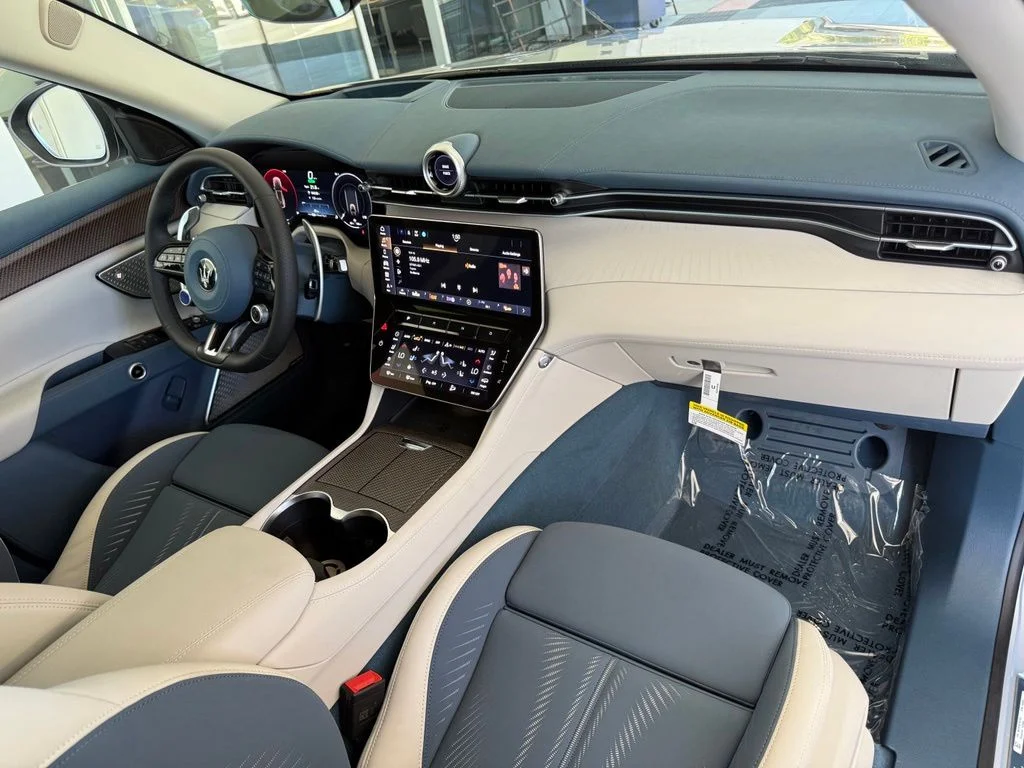 Certified Used 2025 Bianco Astro Maserati Folgore image 13