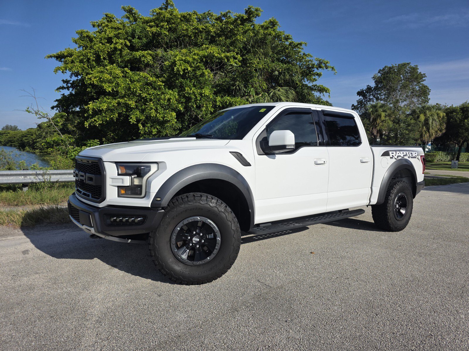 Used 2017 Oxford White Ford Raptor image 1