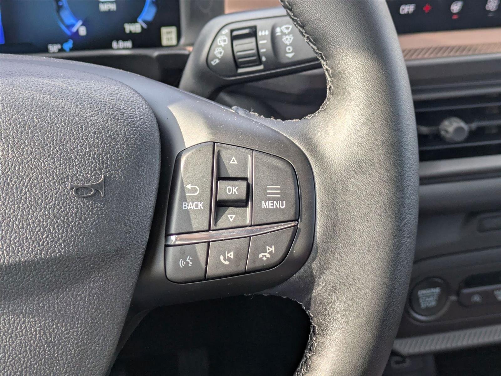 New 2025 Azure Gray Metallic Tri-Coat Ford Outer Banks® image 25