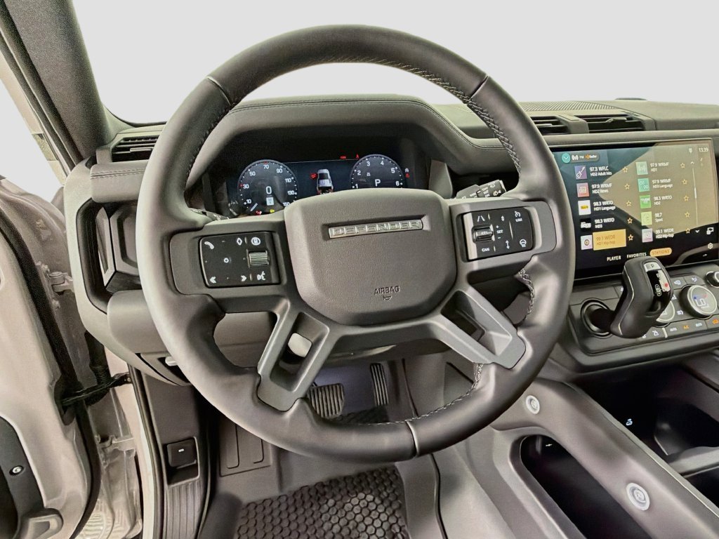 New 2026 Borasco Grey Land Rover X-Dynamic SE image 11