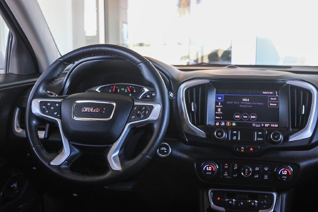 Used 2023 White GMC SLT image 13