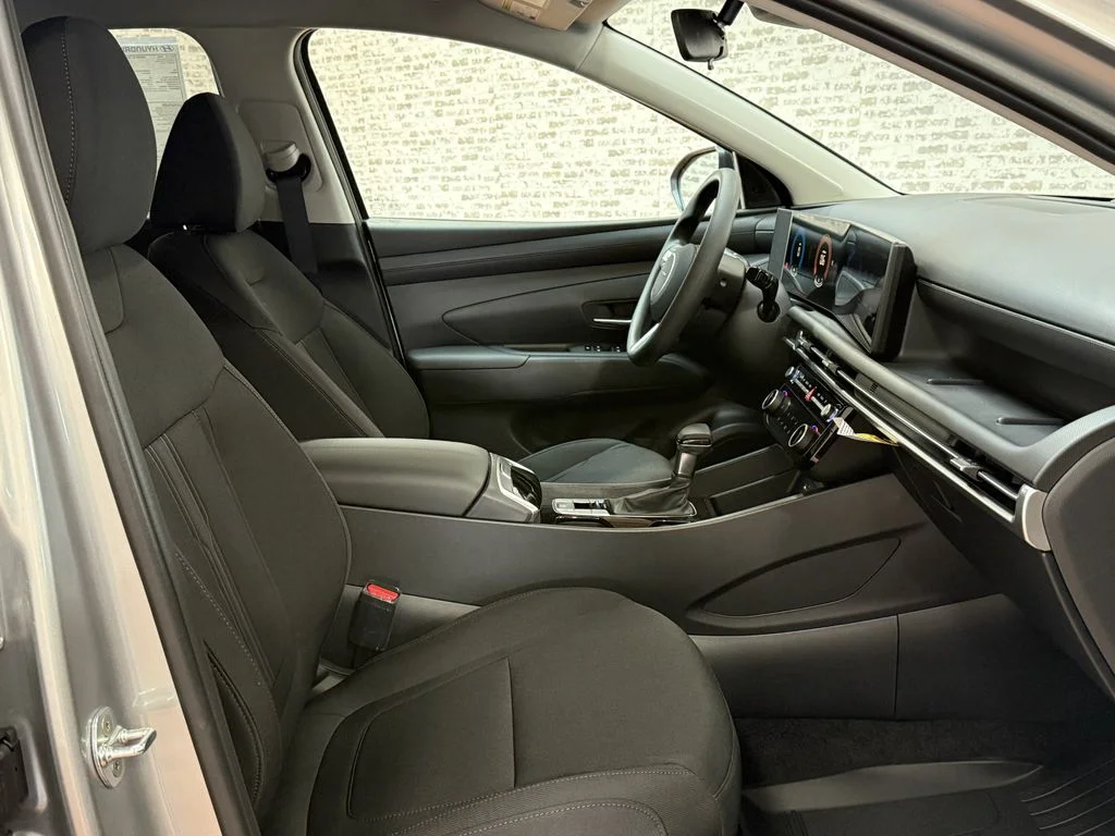 New 2026 Shimmering Silver Hyundai SEL image 11