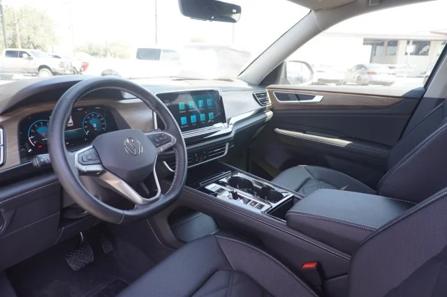 New 2026 Pure Gray Volkswagen 2.0T SE w/Technology image 21