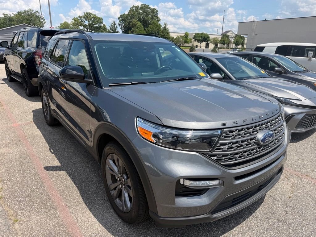 Used 2023 Gray Ford XLT image 1