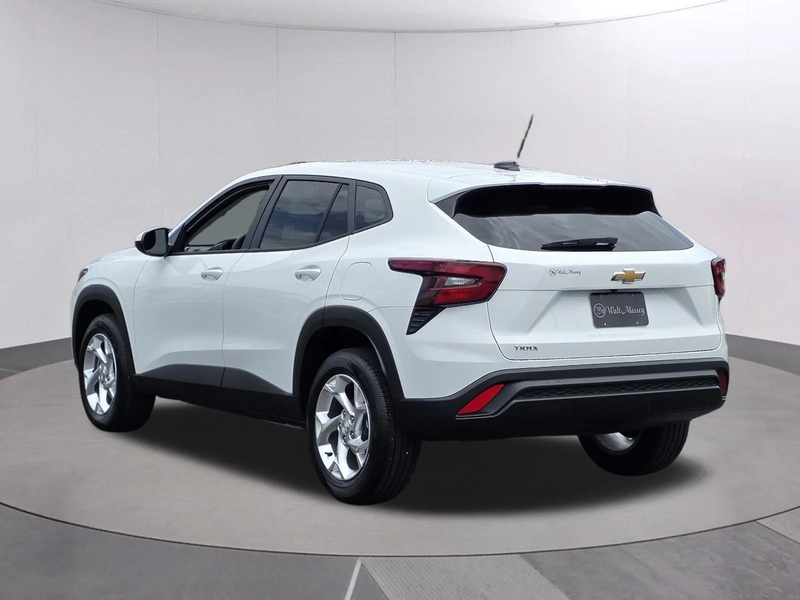 Used 2026 Summit White Chevrolet LS image 5