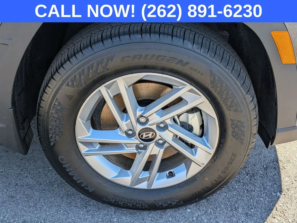 Certified Used 2025 Gray Hyundai SE image 9