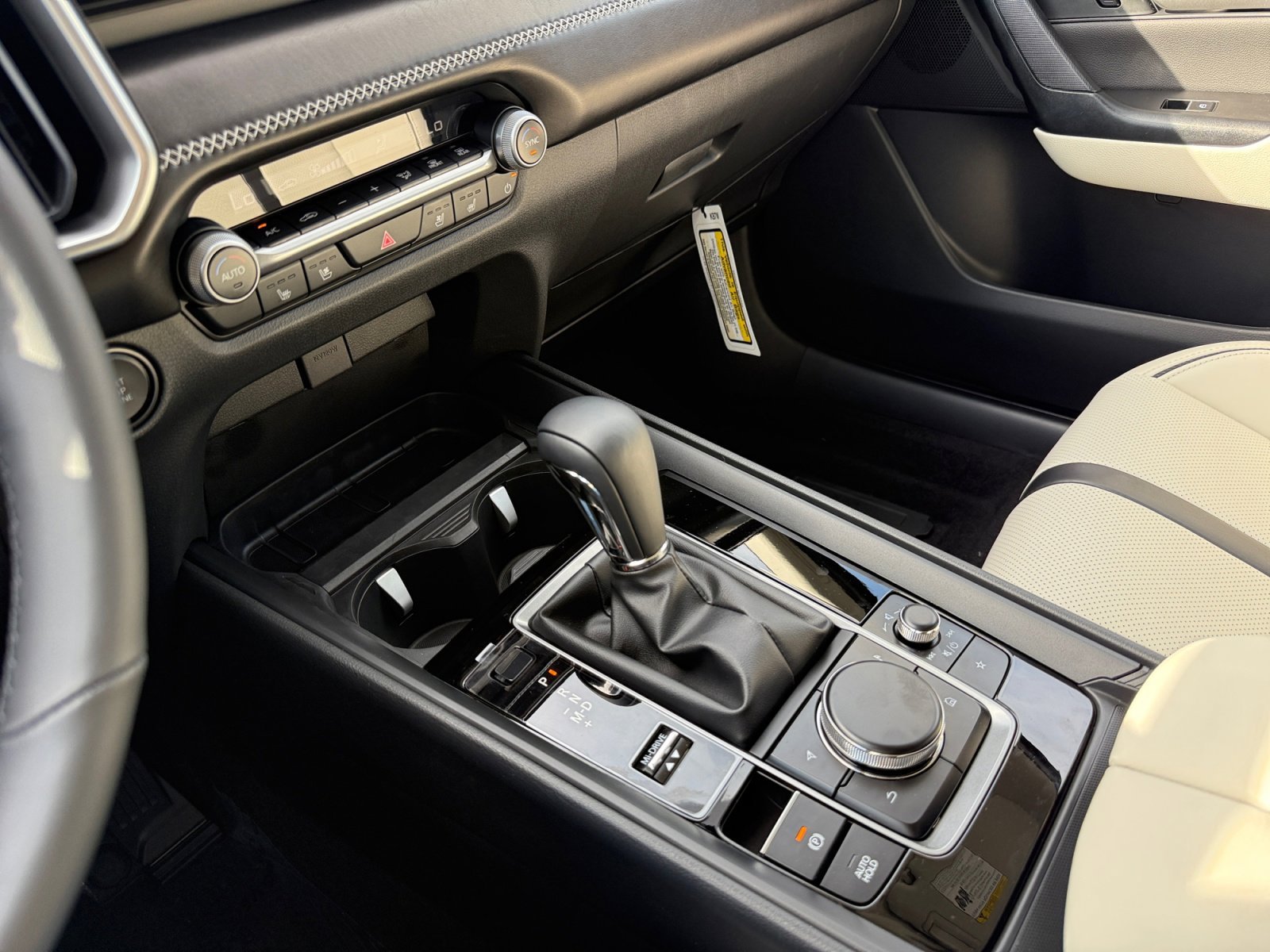 2026 Mazda CX-50 Premium - Photo 13