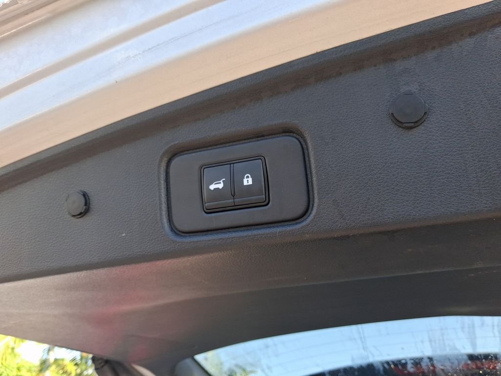 Used 2023 Silver Nissan SL image 14