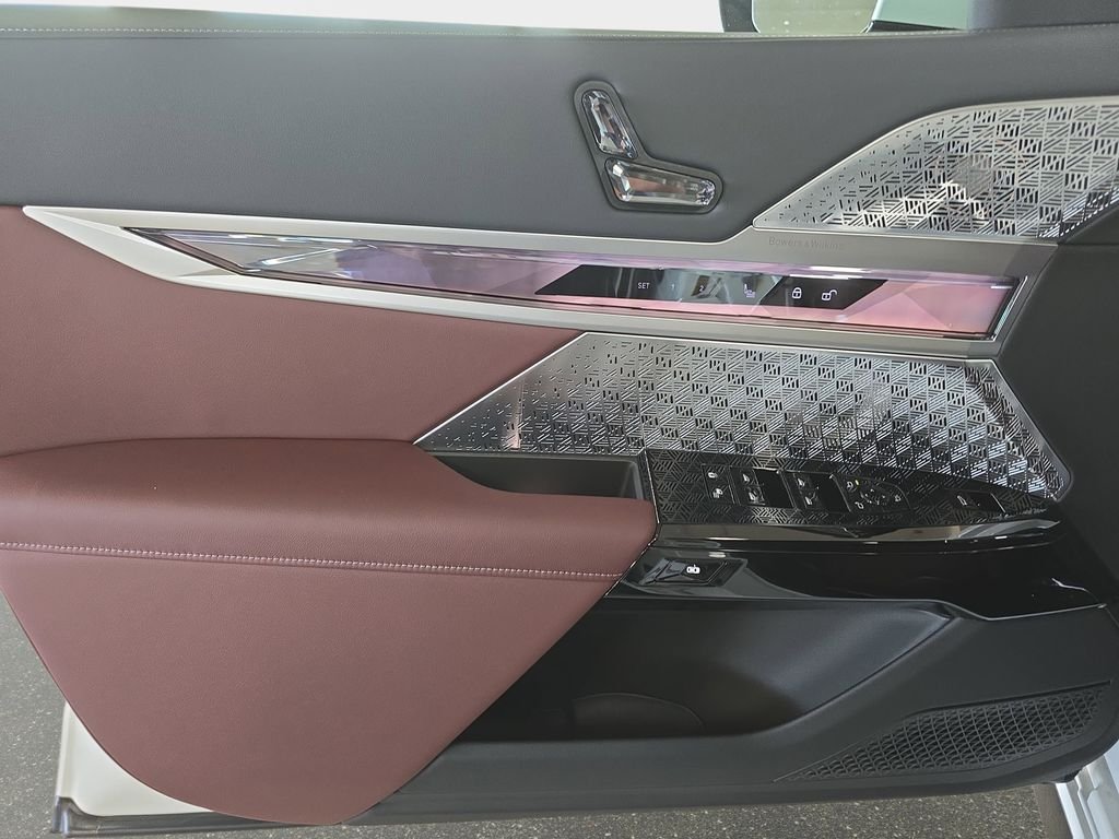 2026 BMW 7 Series 760i - Photo 21