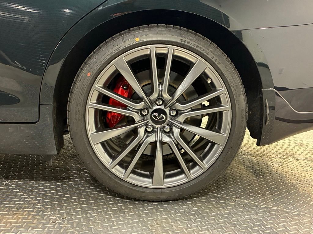Used 2024 Black Opal Metallic INFINITI Red Sport 400 image 17