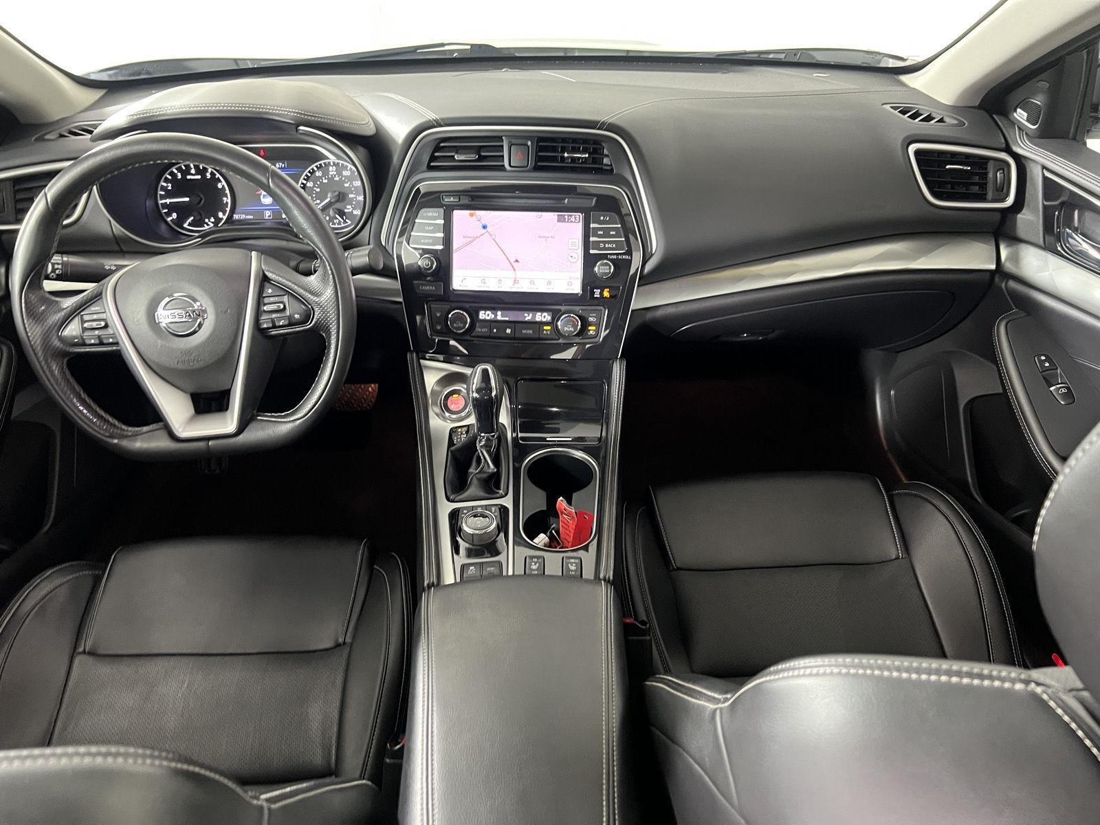 Used 2020 Pearl White Tricoat Nissan SL image 12