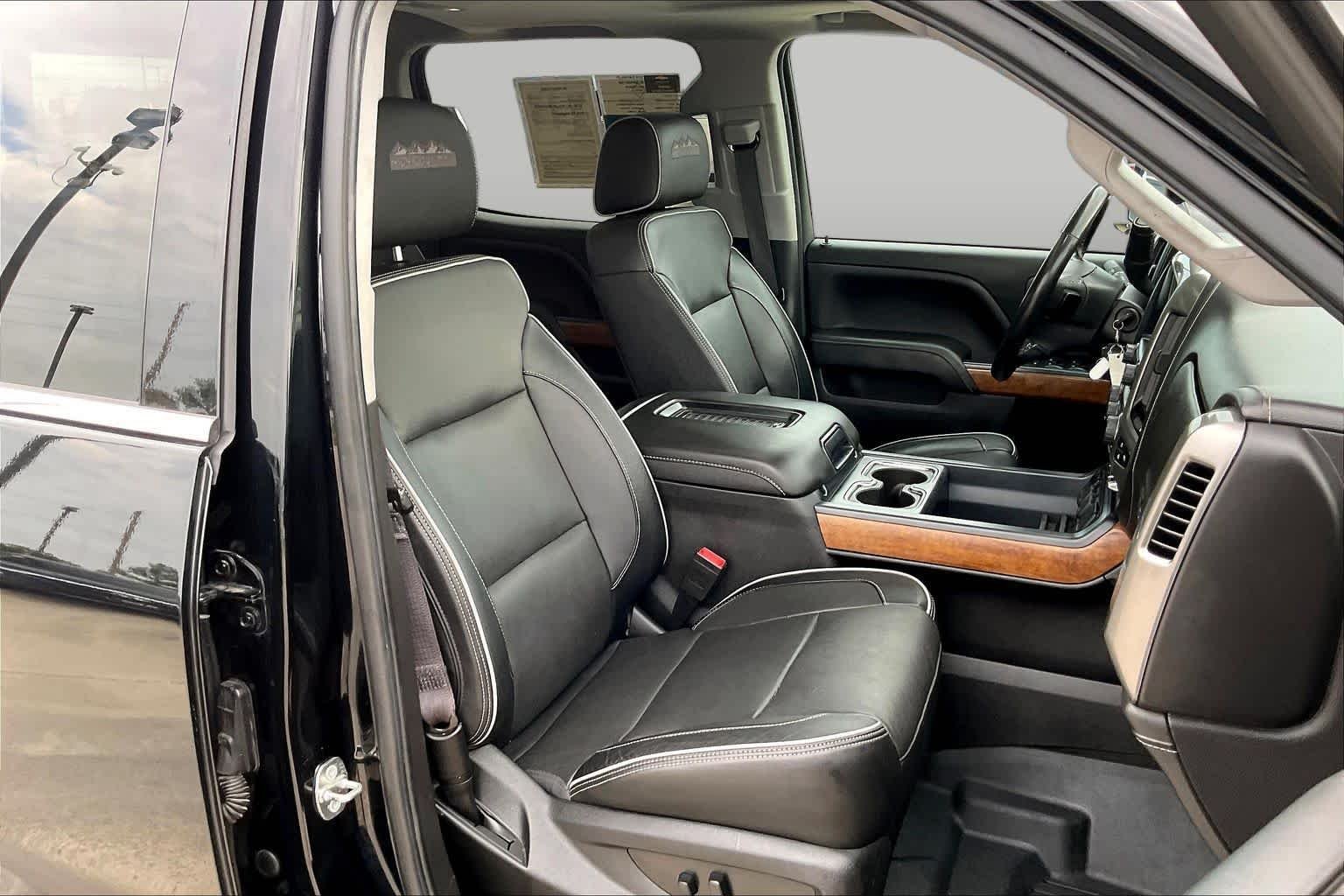 Used 2018 Black Chevrolet High Country image 9