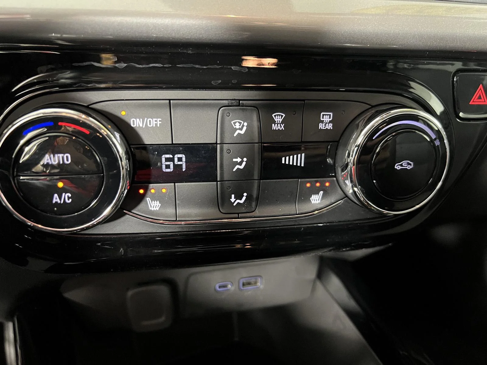 Used 2024 Mosaic Black Metallic Chevrolet LT image 18