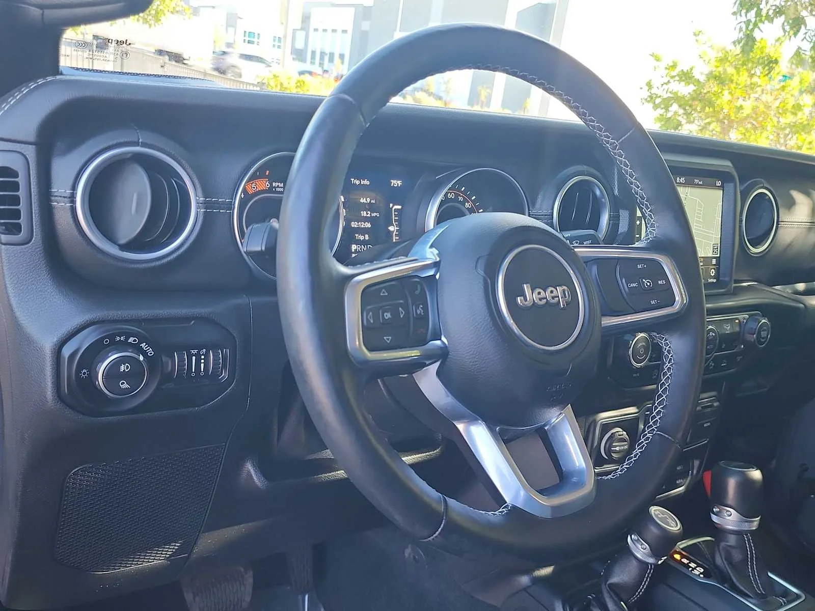 Used 2021 Sting-Gray Clearcoat Jeep Overland image 18