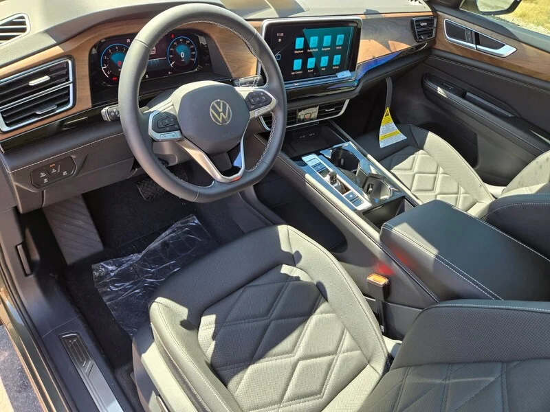 New 2026 Green Volkswagen 2.0T SE w/Technology image 10